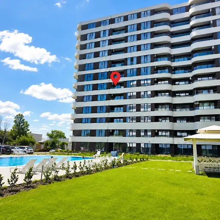 Pool View Апартамент