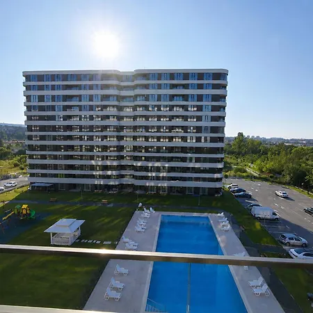 Pool View Апартамент